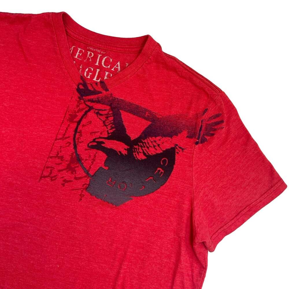 American Eagle T-shirt Men XL Graphic V-Neck Red Athletic Fit Short Sleeve